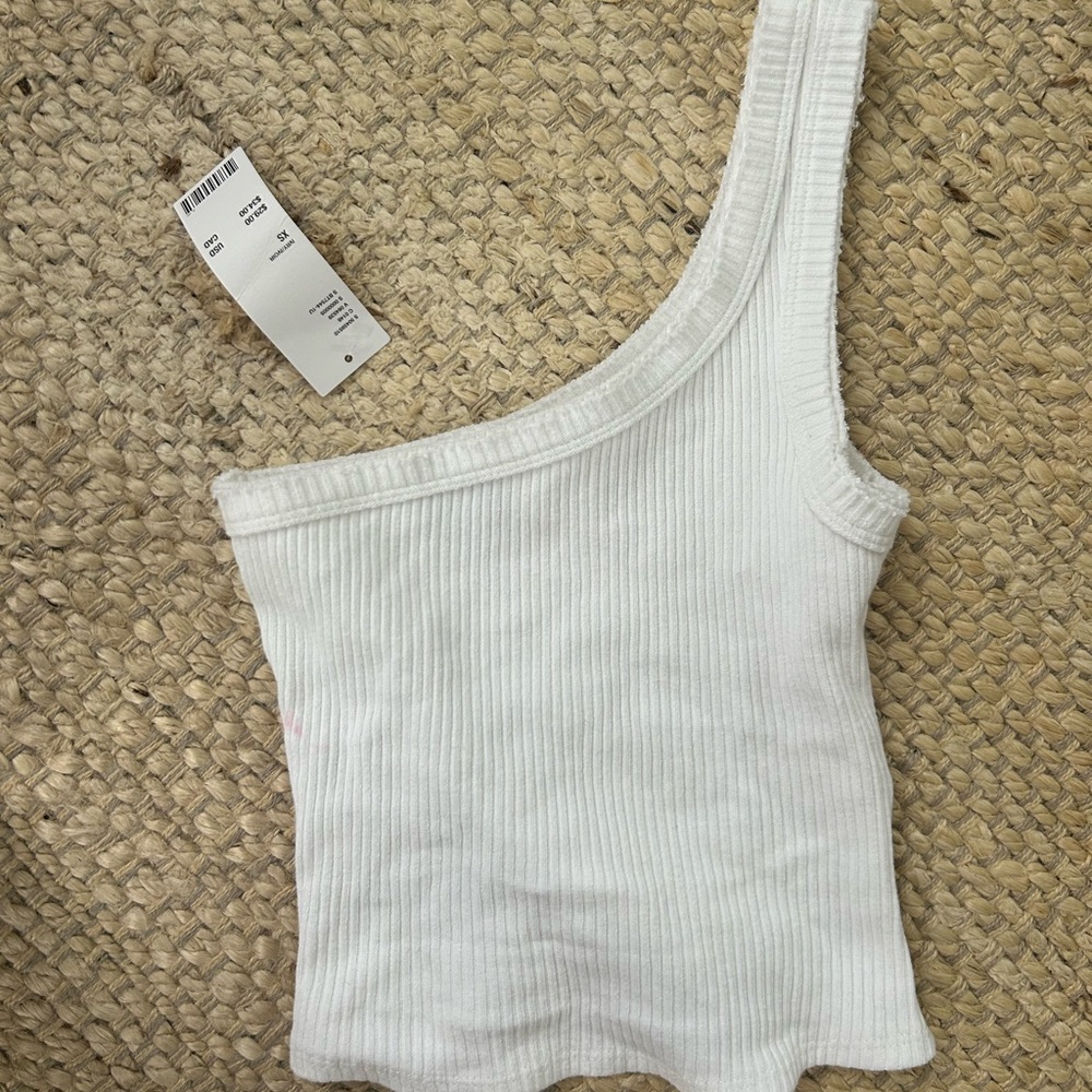 One shoulder urban crop top never worn